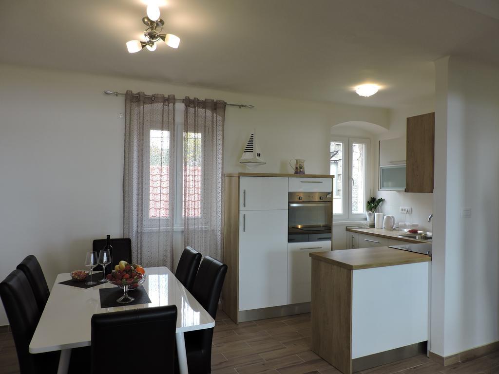 Apartments Nina Riva คาชเตลา ภายนอก รูปภาพ