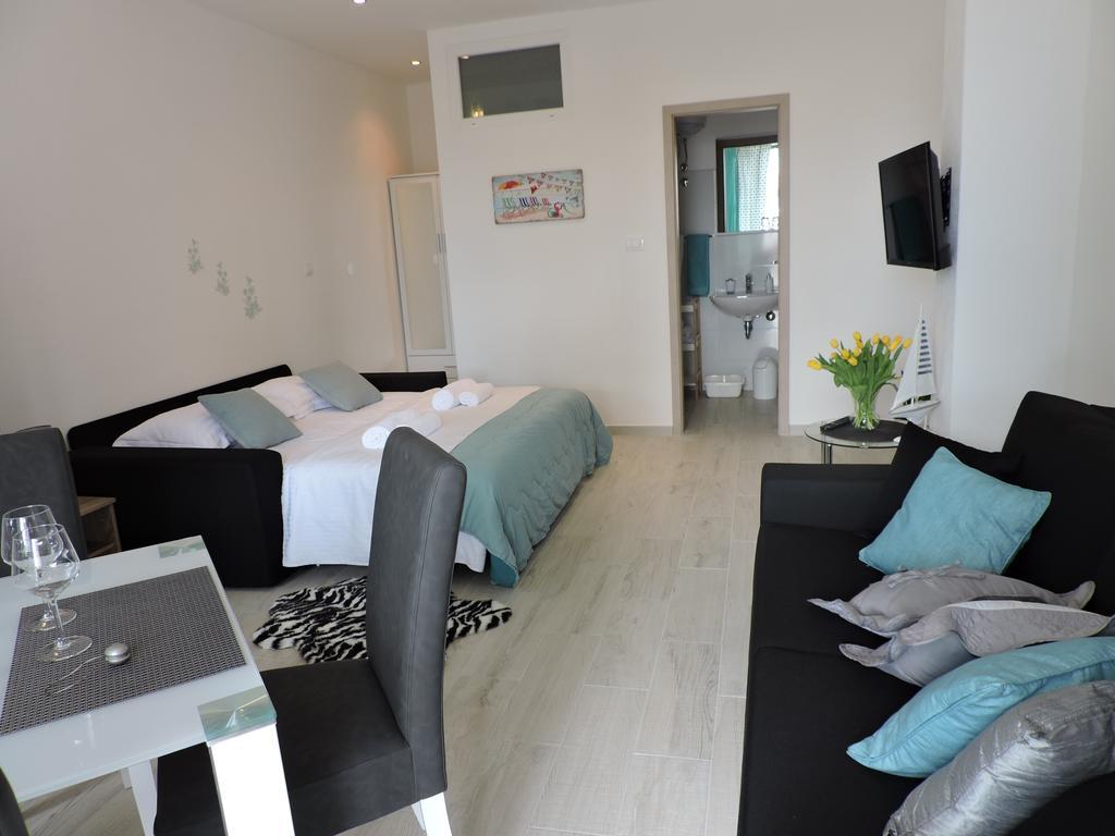 Apartments Nina Riva คาชเตลา ภายนอก รูปภาพ