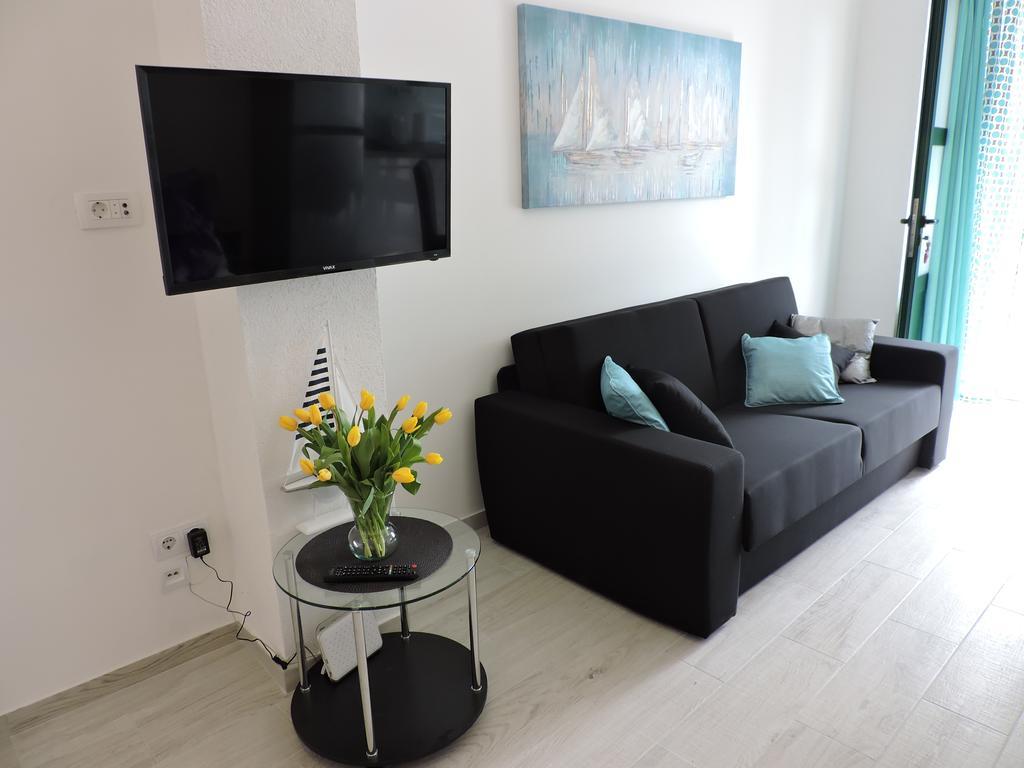Apartments Nina Riva คาชเตลา ภายนอก รูปภาพ