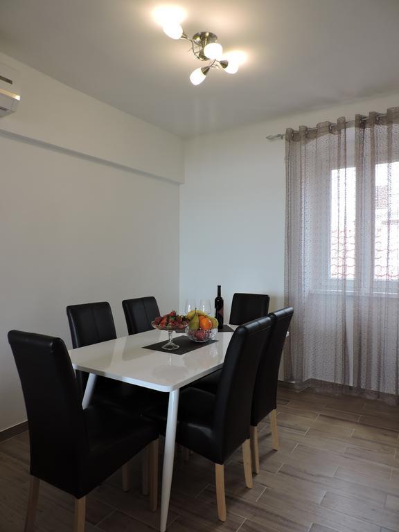 Apartments Nina Riva คาชเตลา ภายนอก รูปภาพ