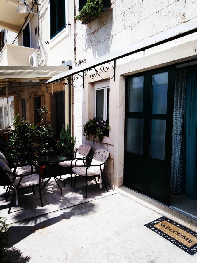 Apartments Nina Riva คาชเตลา ภายนอก รูปภาพ