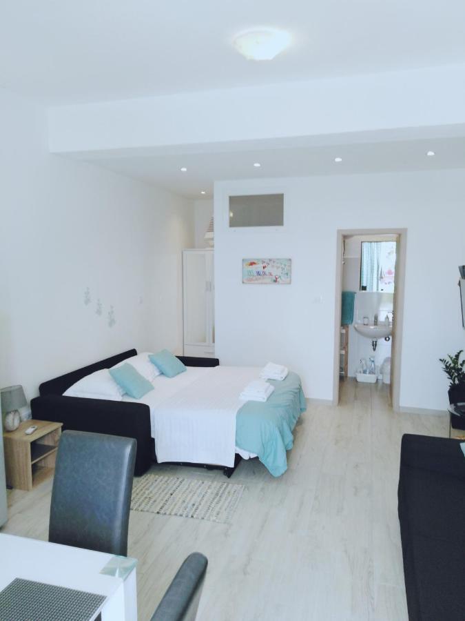 Apartments Nina Riva คาชเตลา ภายนอก รูปภาพ